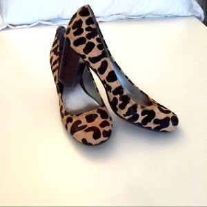 Dani Black animal print pumps size 8